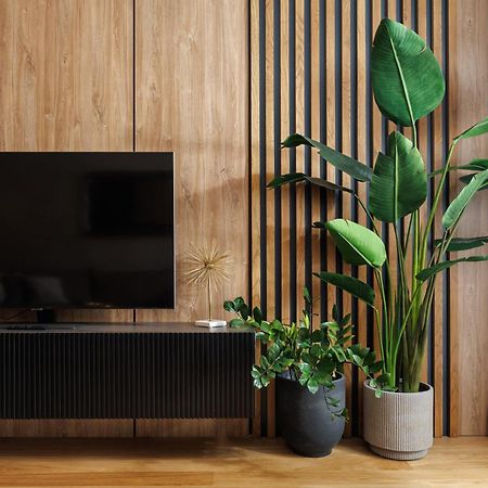 Pure Living Apartment W. Private Parking Braşov Extérieur photo