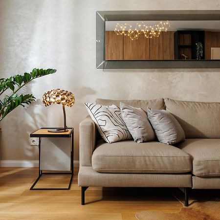 Pure Living Apartment W. Private Parking Braşov Extérieur photo