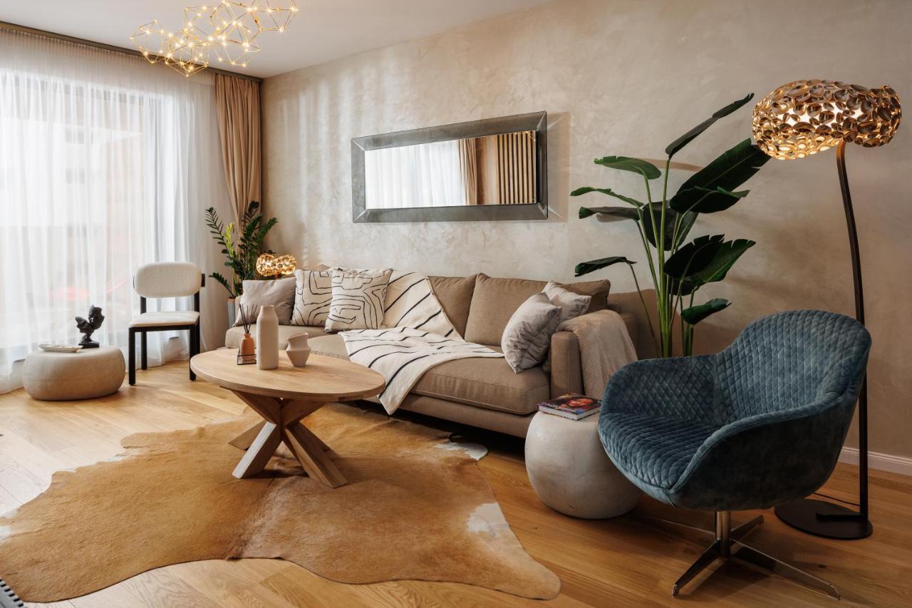 Pure Living Apartment W. Private Parking Braşov Extérieur photo