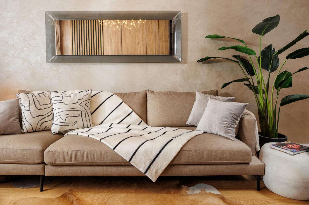 Pure Living Apartment W. Private Parking Braşov Extérieur photo