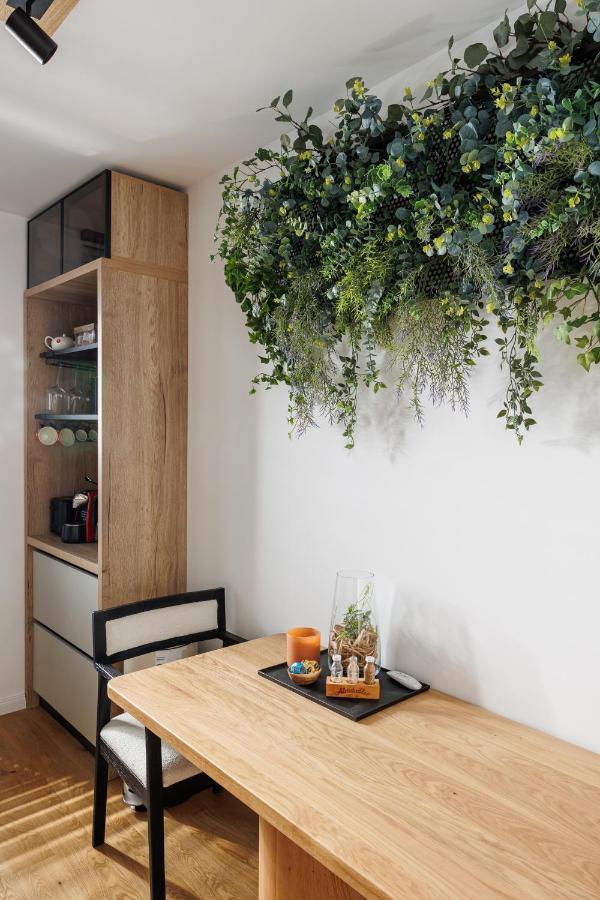 Pure Living Apartment W. Private Parking Braşov Extérieur photo