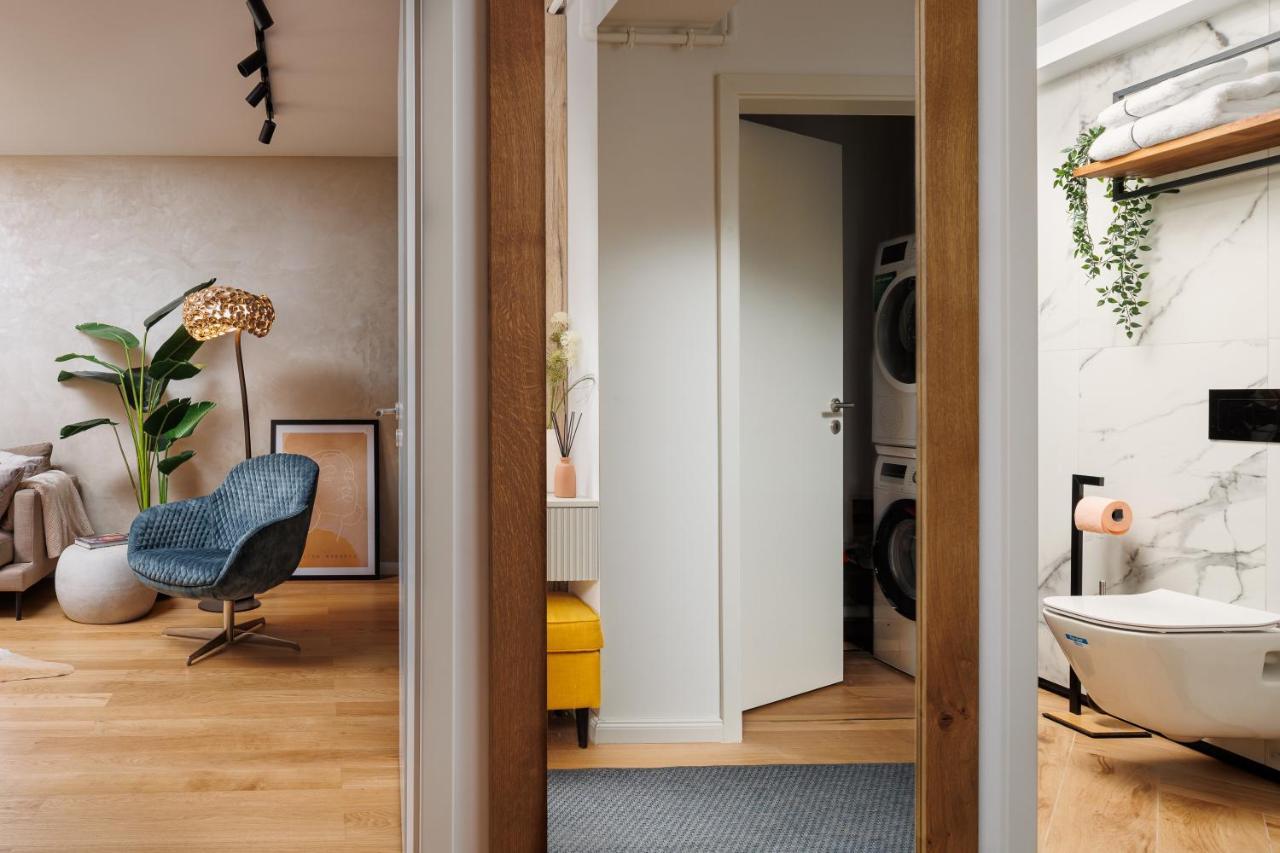 Pure Living Apartment W. Private Parking Braşov Extérieur photo