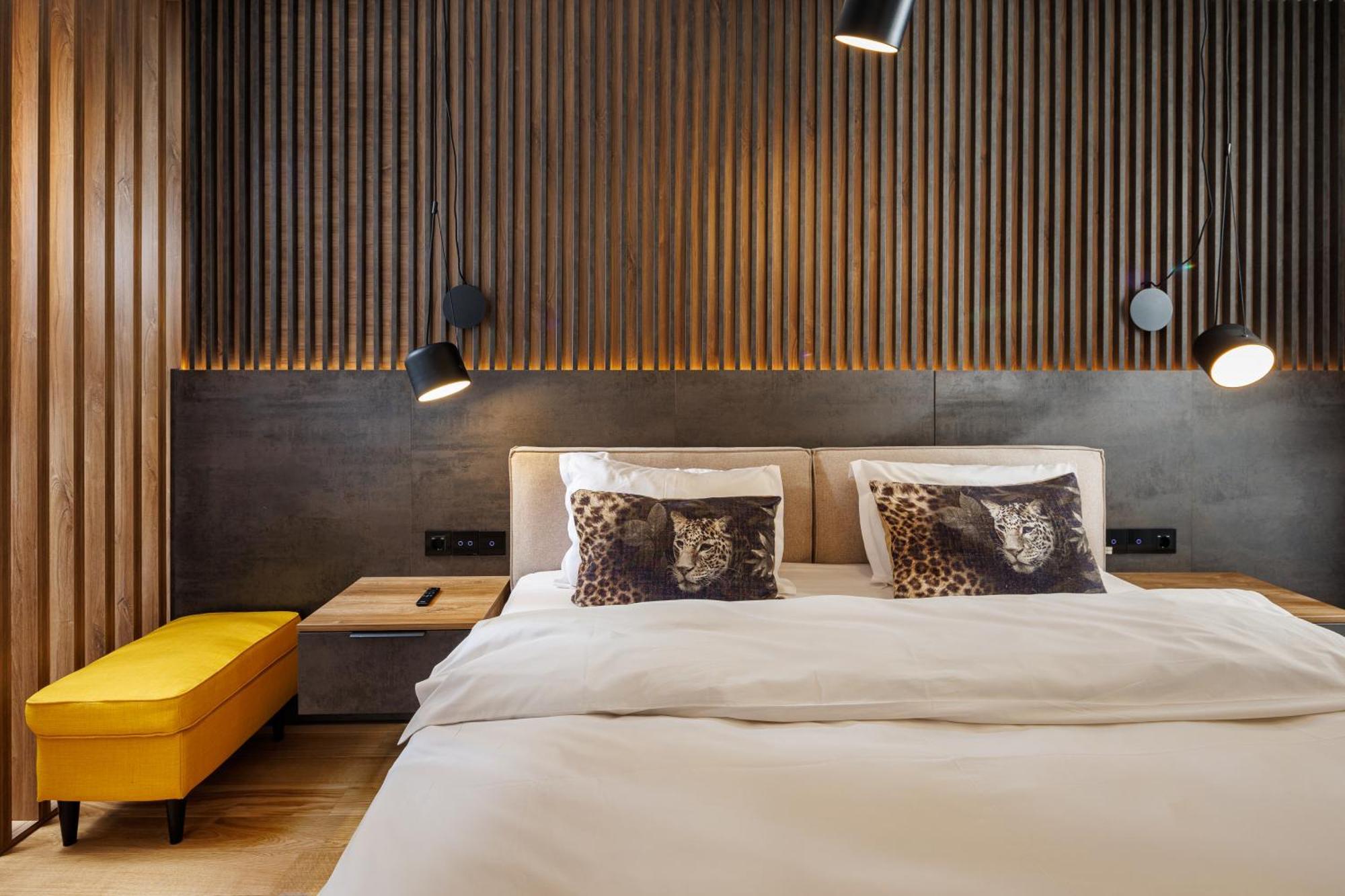 Pure Living Apartment W. Private Parking Braşov Extérieur photo