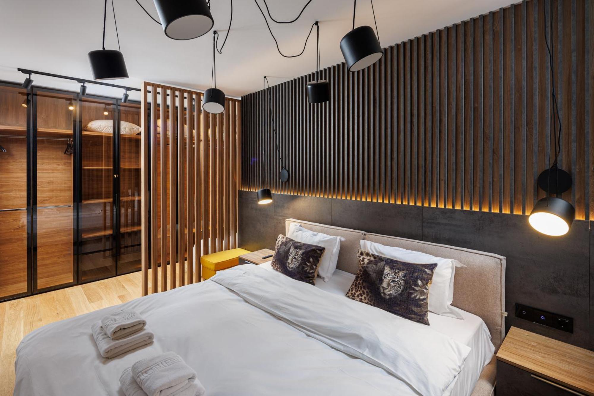 Pure Living Apartment W. Private Parking Braşov Extérieur photo